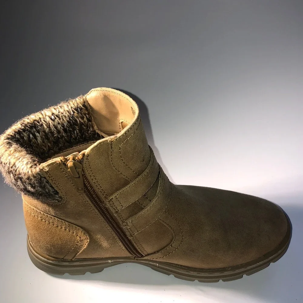 Girls‎ Tan Suede Faux Fur Lined Winter Boots Size 6M Zip Buckle Detail
